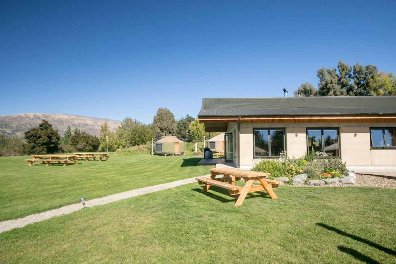 Oasis Yurt Lodge Wanaka Exterior photo