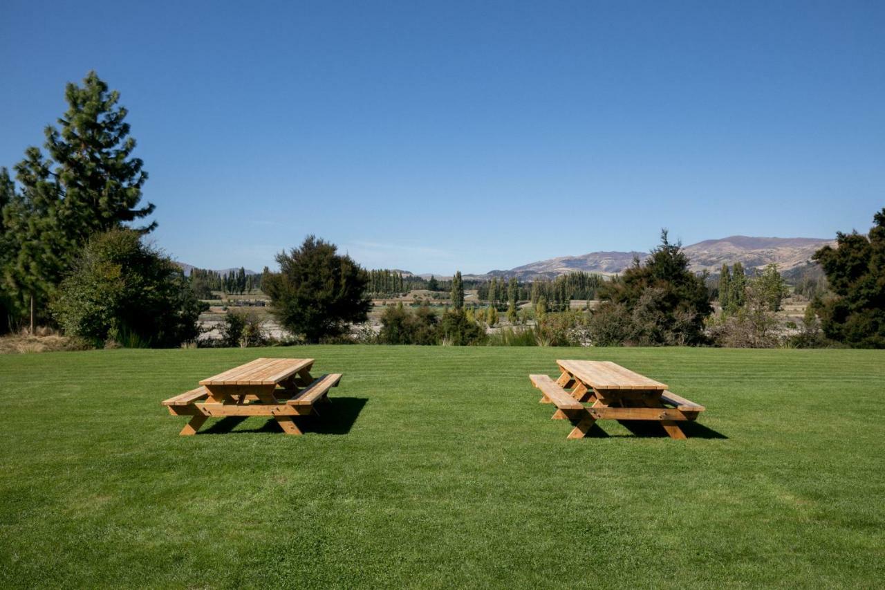 Oasis Yurt Lodge Wanaka Exterior photo