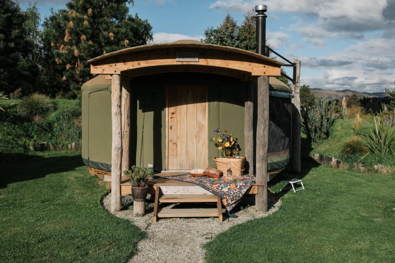 Oasis Yurt Lodge Wanaka Exterior photo